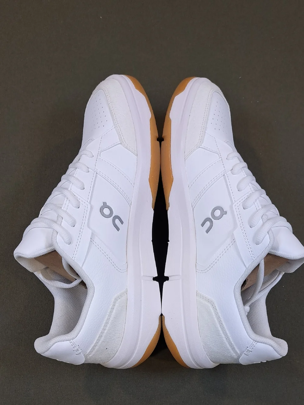 On Cloud - THE ROGER Clubhouse - Color: White/Ivory - Size: Men 9.5 - Picture 6 of 9